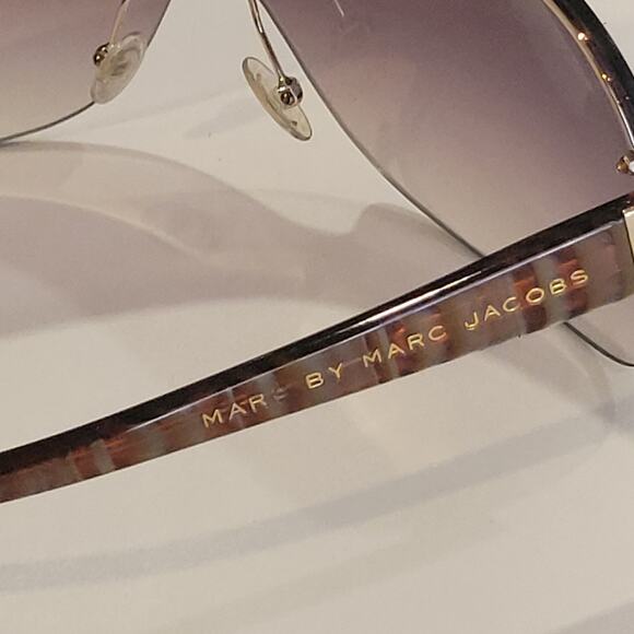 Marc by Marc Jacobs MMJ 241/S rimless shield sunglasses with hard case main image 16